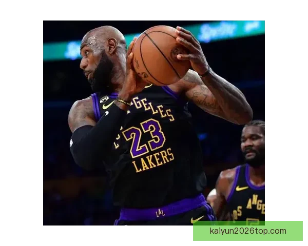 勒布朗复出五战全胜背靠背三双刷新六项纪录达成历史里程碑